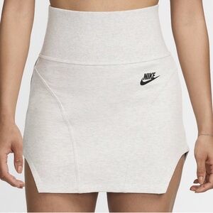 Nike Tech Women’s Gray High-Rise Skirt Women size M